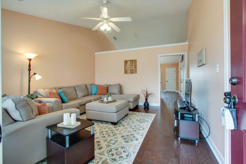 2019 Stoney Meadow Dr, Murfreesboro, TN 37128