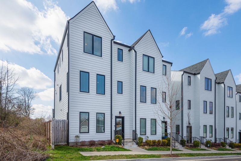 6010 Sterling St, Nashville, TN 37209