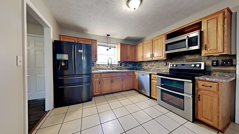 5548 Stacy Springs Rd, Springfield, TN 37172