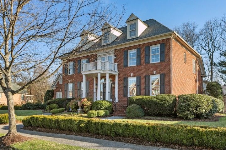 225 Waterbury Cir, Franklin, TN 37067