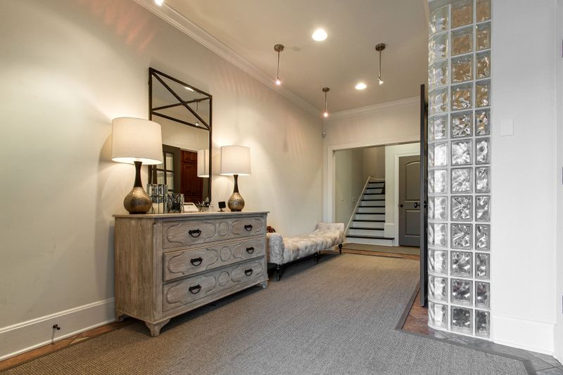 3341 Love Cir, Nashville, TN 37212