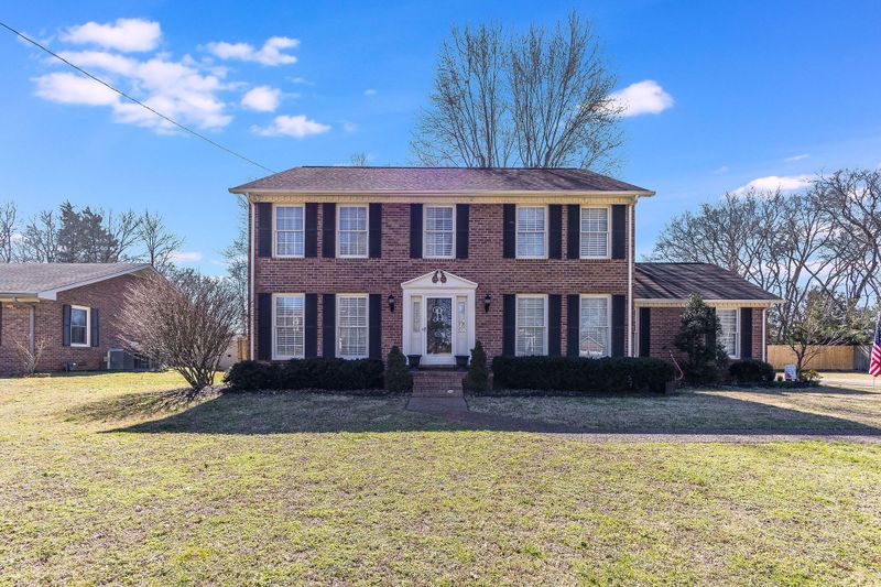 1437 Haynes Dr, Murfreesboro, TN 37129