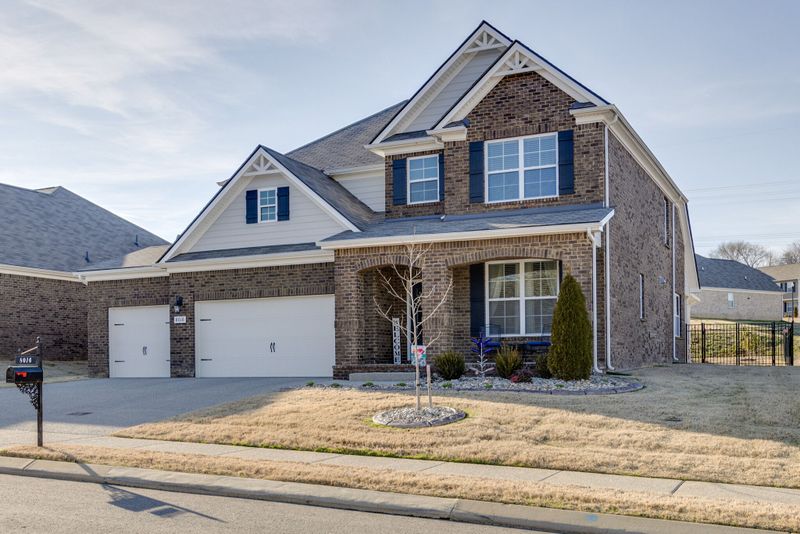 8016 Forest Hills Dr, Spring Hill, TN 37174