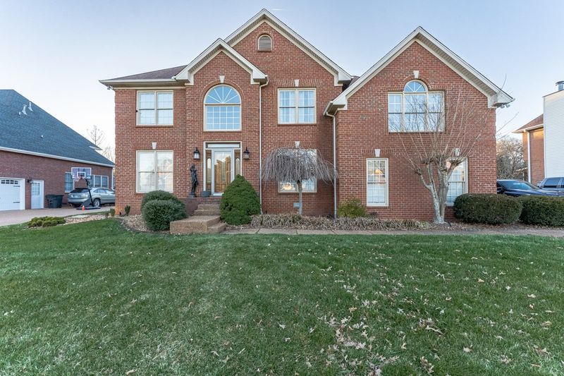 123 Highland Rdg, Hendersonville, TN 37075