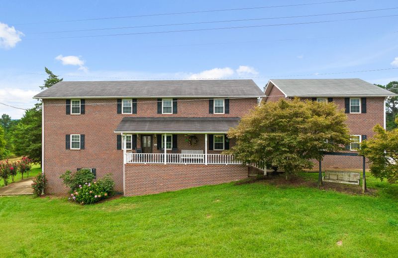 917 Boynton Dr, Ringgold, GA 30736