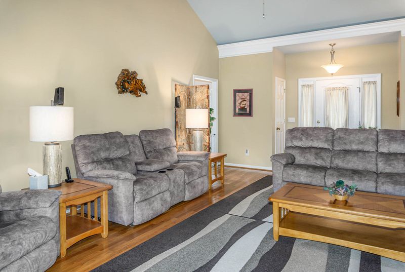 2918 Bowers Ln, Murfreesboro, TN 37129