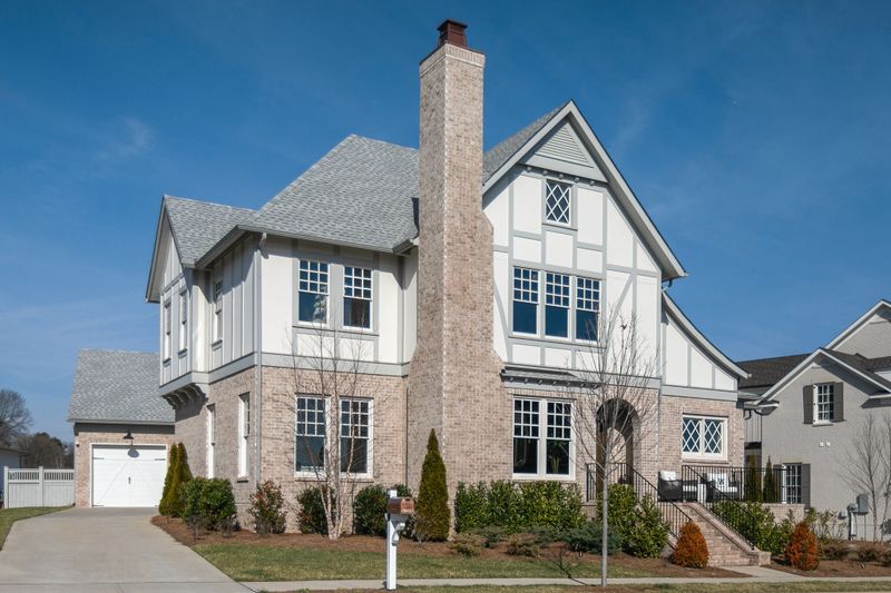 9055 Berry Farms Xing, Franklin, TN 37064