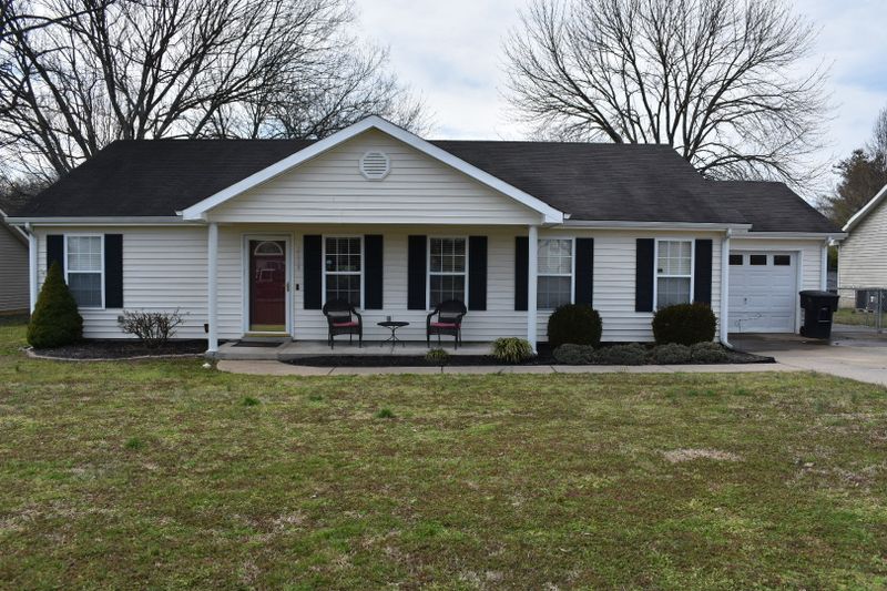 2109 Elk River Dr, Murfreesboro, TN 37129