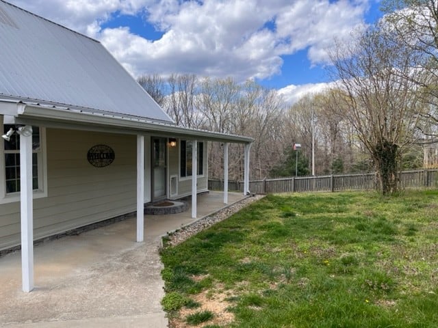 815 Bear Carr Rd, Westmoreland, TN 37186