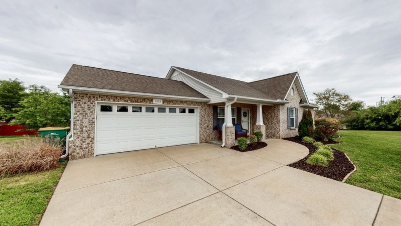 1008 Lark Ct, Spring Hill, TN 37174
