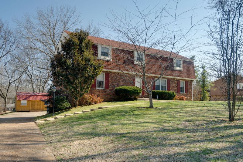 6000 Port Anadarko Trl, Hermitage, TN 37076