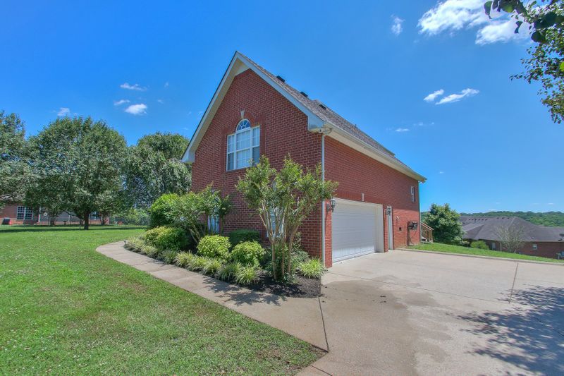 1003 Devon Ct, Hendersonville, TN 37075