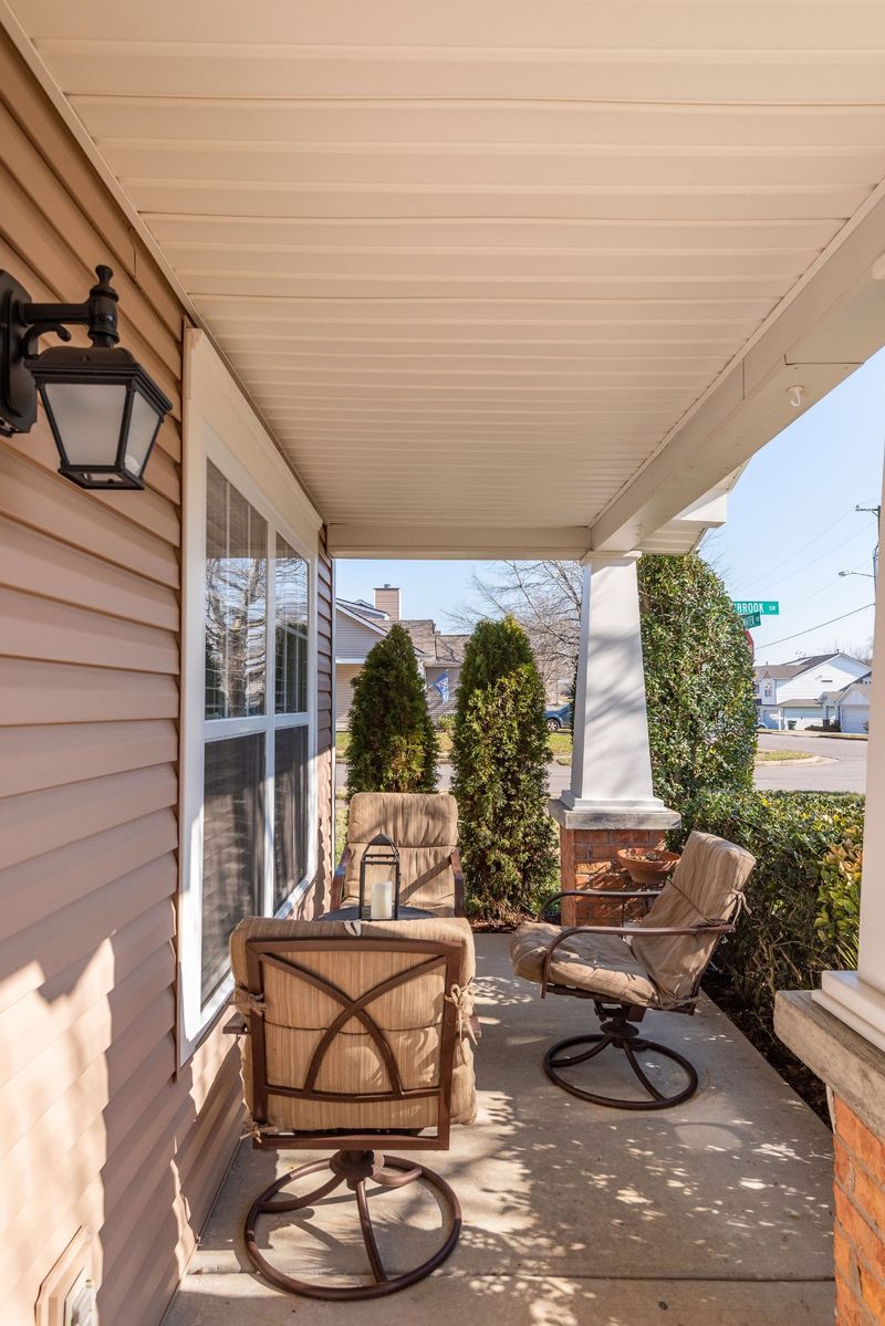 4052 Stonybrook Dr, Nashville, TN 37221