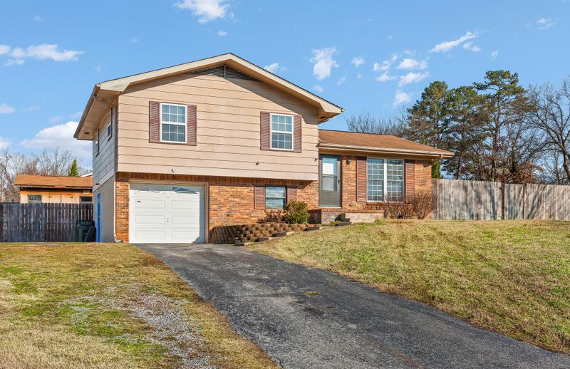 511 Cone Dr, Fort Oglethorpe, GA 30742