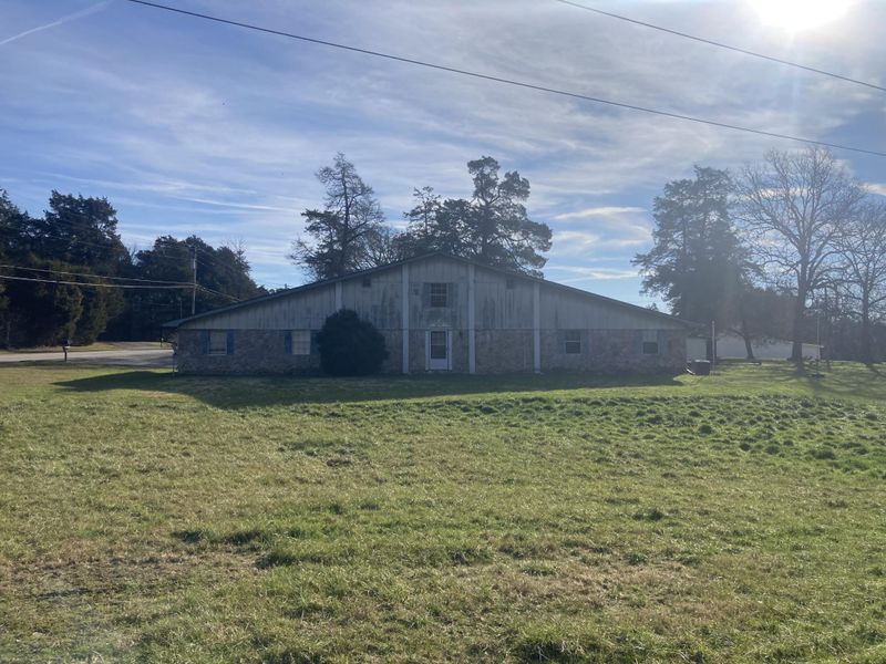 6593 Reeds Bridge Rd, Ringgold, GA 30736