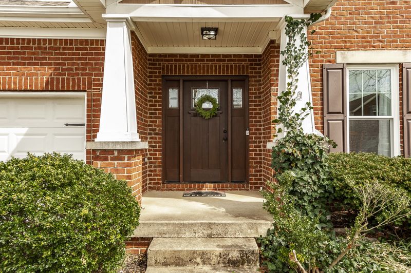 6809 Bridgewater Dr, Nashville, TN 37221