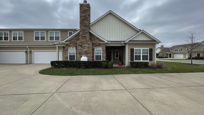 2107 Stonecenter Ln, Murfreesboro, TN 37128