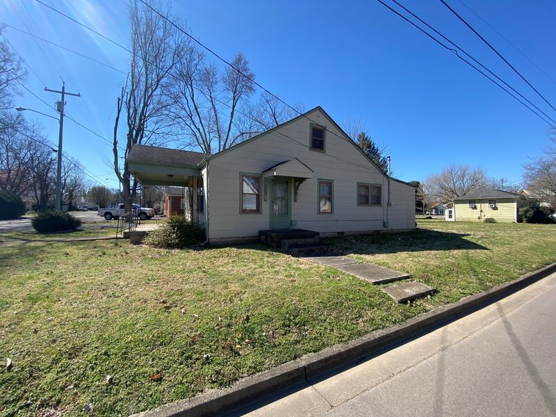 521 Lee St, Murfreesboro, TN 37130