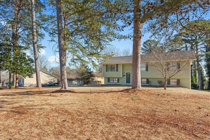 1759 N Boyd Dr, Rocky Face, GA 30740