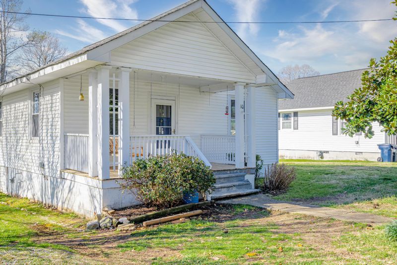 10 E 10th St, Chickamauga, GA 30707