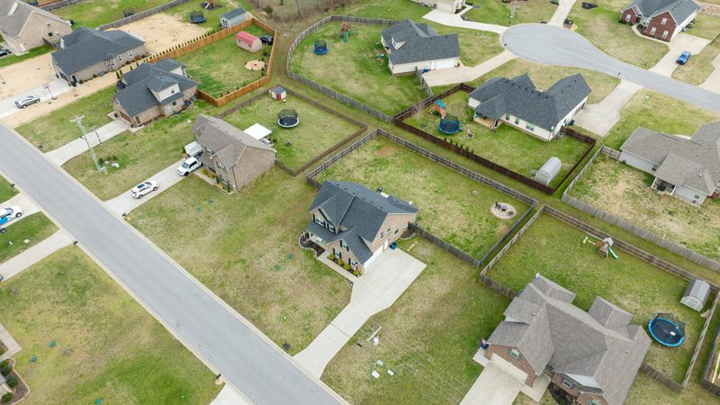 1442 Round Rock Dr, Murfreesboro, TN 37128