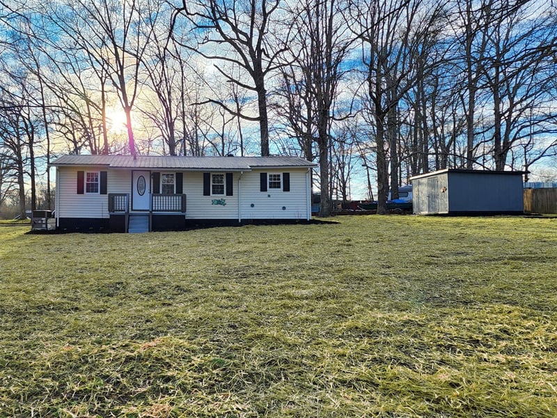 1619 Hill St, White Bluff, TN 37187