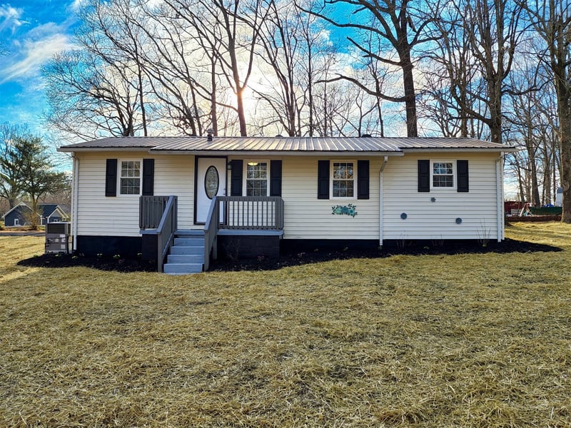 1619 Hill St, White Bluff, TN 37187