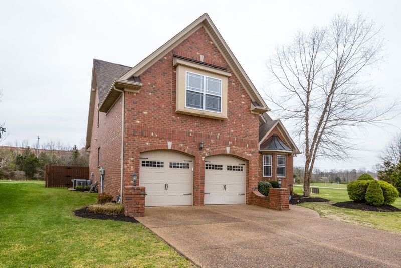 1000 Stonehollow Way, Mount Juliet, TN 37122