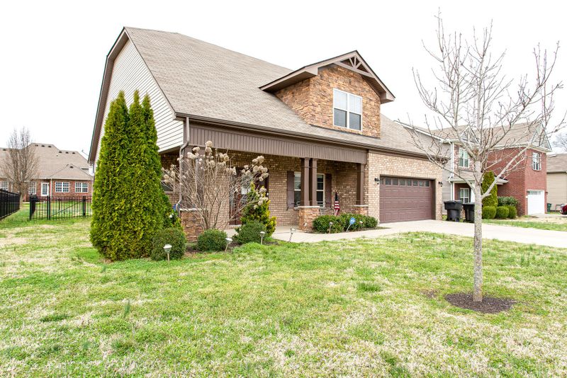 2224 Burnside Dr, Murfreesboro, TN 37128