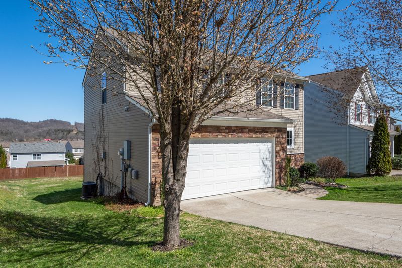 617 Wolfeboro Ln, Nashville, TN 37221