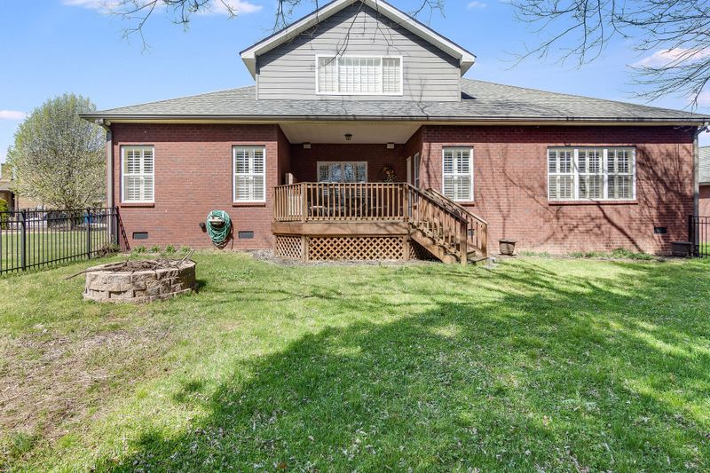 110 Peters Ct, Murfreesboro, TN 37128