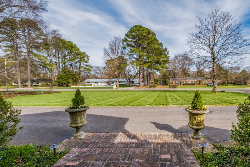 5924 Sedberry Rd, Nashville, TN 37205