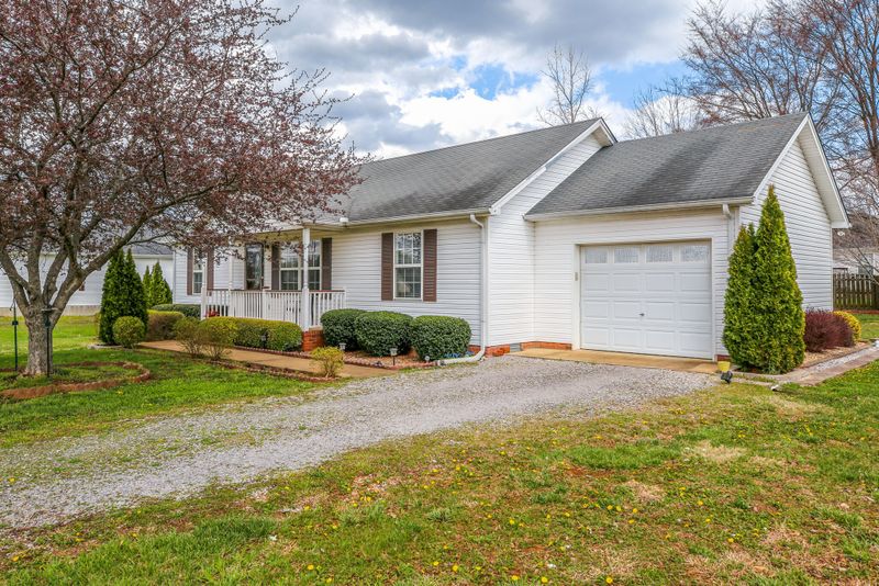 1979 Bolden Dr, Murfreesboro, TN 37127