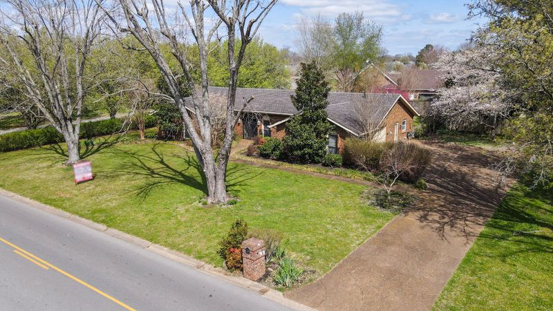 1818 Haynes Dr, Murfreesboro, TN 37129
