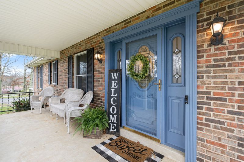 2280 C C C Rd, Dickson, TN 37055