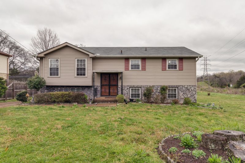 320 Cedarmont Dr, Nashville, TN 37211