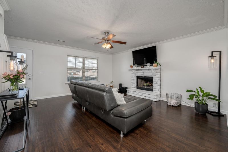 1023 Pinnacle Hills Dr, Murfreesboro, TN 37128