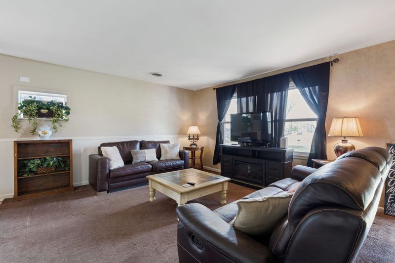 1718 Minerva Dr, Murfreesboro, TN 37130