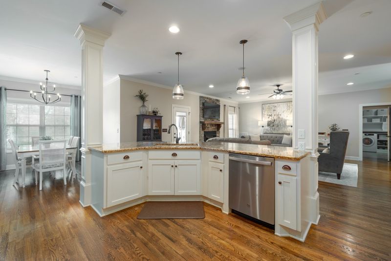 1337 Royal Oak Ave, Murfreesboro, TN 37129