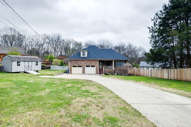 1009 Shoreside Dr, Hendersonville, TN 37075
