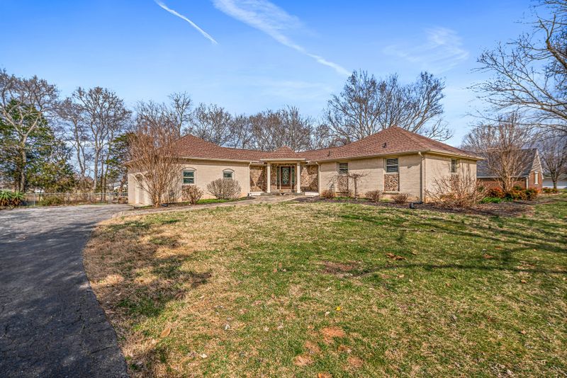 1915 Robinson Rd, Murfreesboro, TN 37130