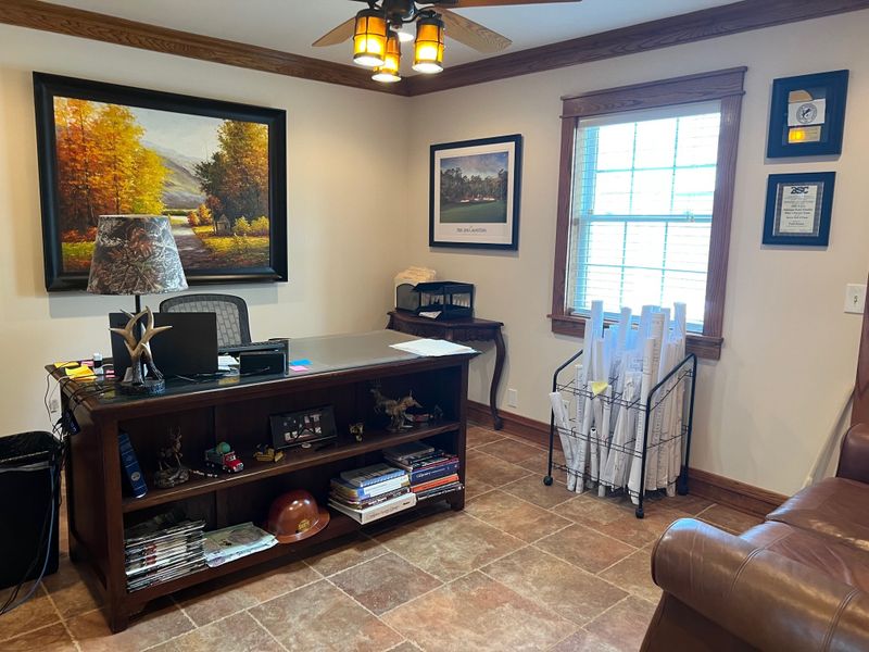 109 Holiday Ct Ste D9, Franklin, TN 37067
