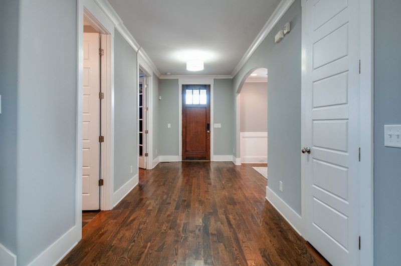 217 38th Ave N, Nashville, TN 37209