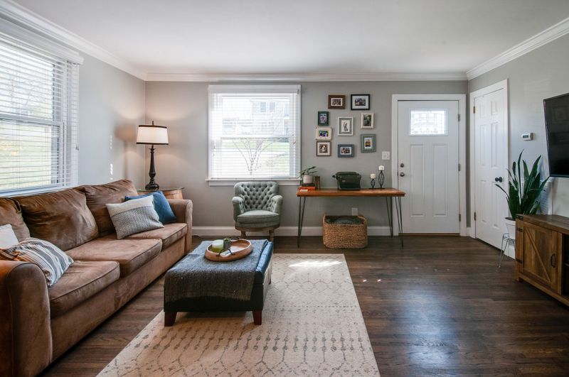 911 Granada Ave, Nashville, TN 37206