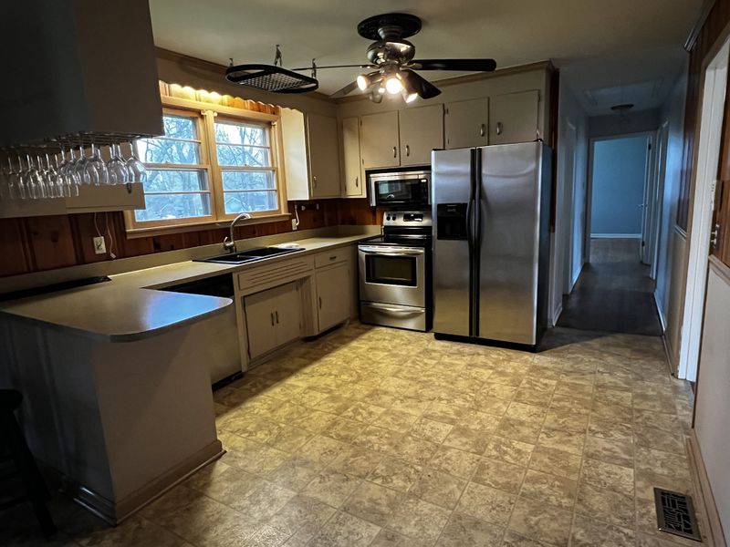 6734 Longview Dr, Murfreesboro, TN 37129