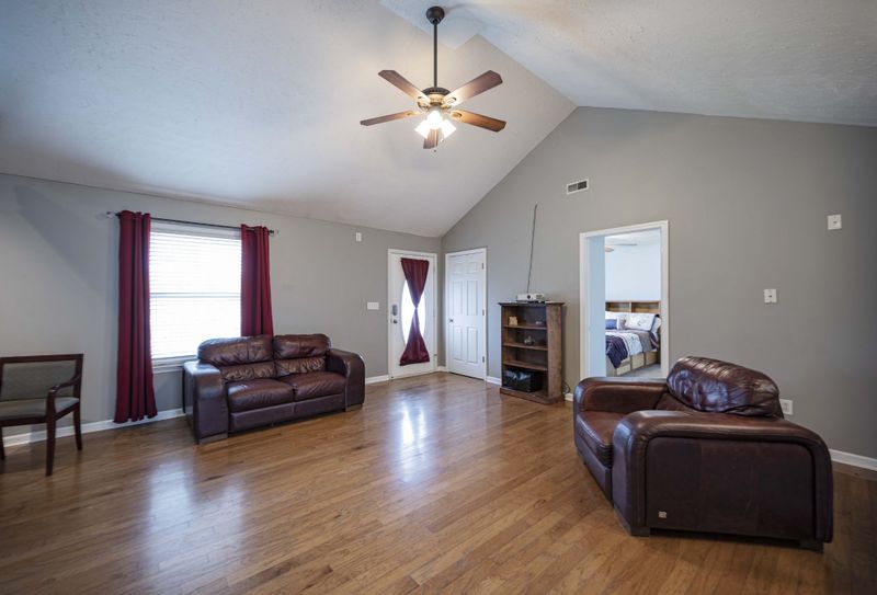 2076 Horncastle Dr, Murfreesboro, TN 37130