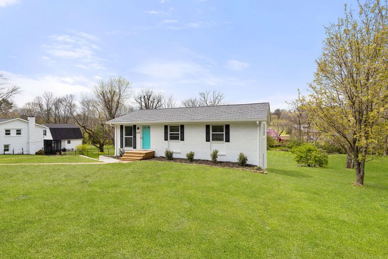 3729 E Ridge Dr, Nashville, TN 37211
