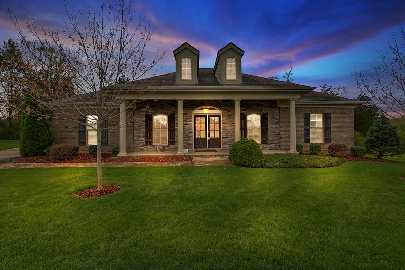 1933 Palmetto Dr, Murfreesboro, TN 37129