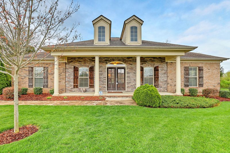 1933 Palmetto Dr, Murfreesboro, TN 37129