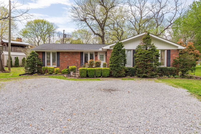 5235 Anchorage Dr, Nashville, TN 37220